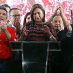 “Fue un espectáculo realmente bochornoso”: AMLO critica a la oposición por celebrar “triunfos inexistentes” en la elección