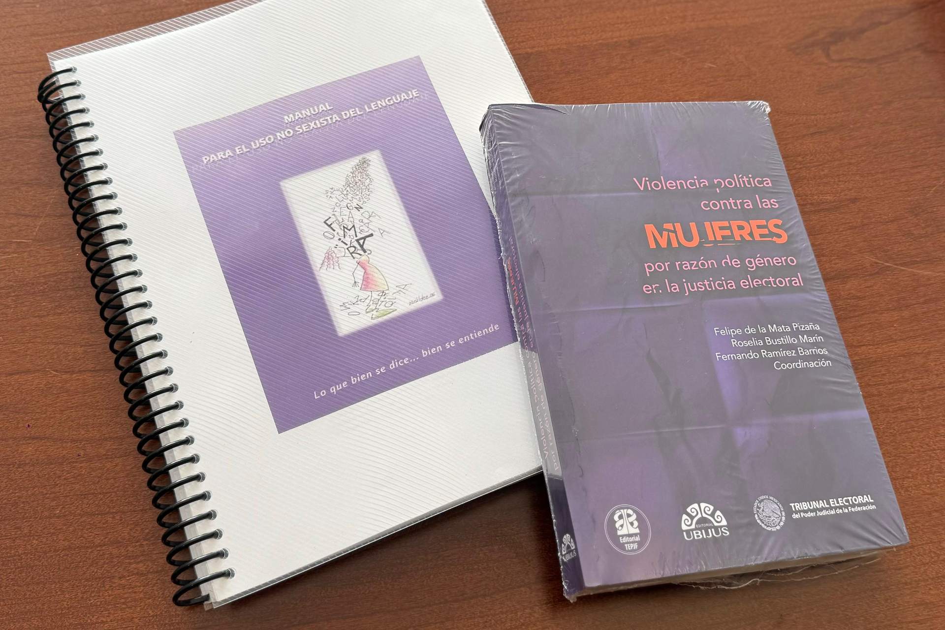 Xóchitl Gálvez envía a López Obrador un manual y libro sobre violencia política de género