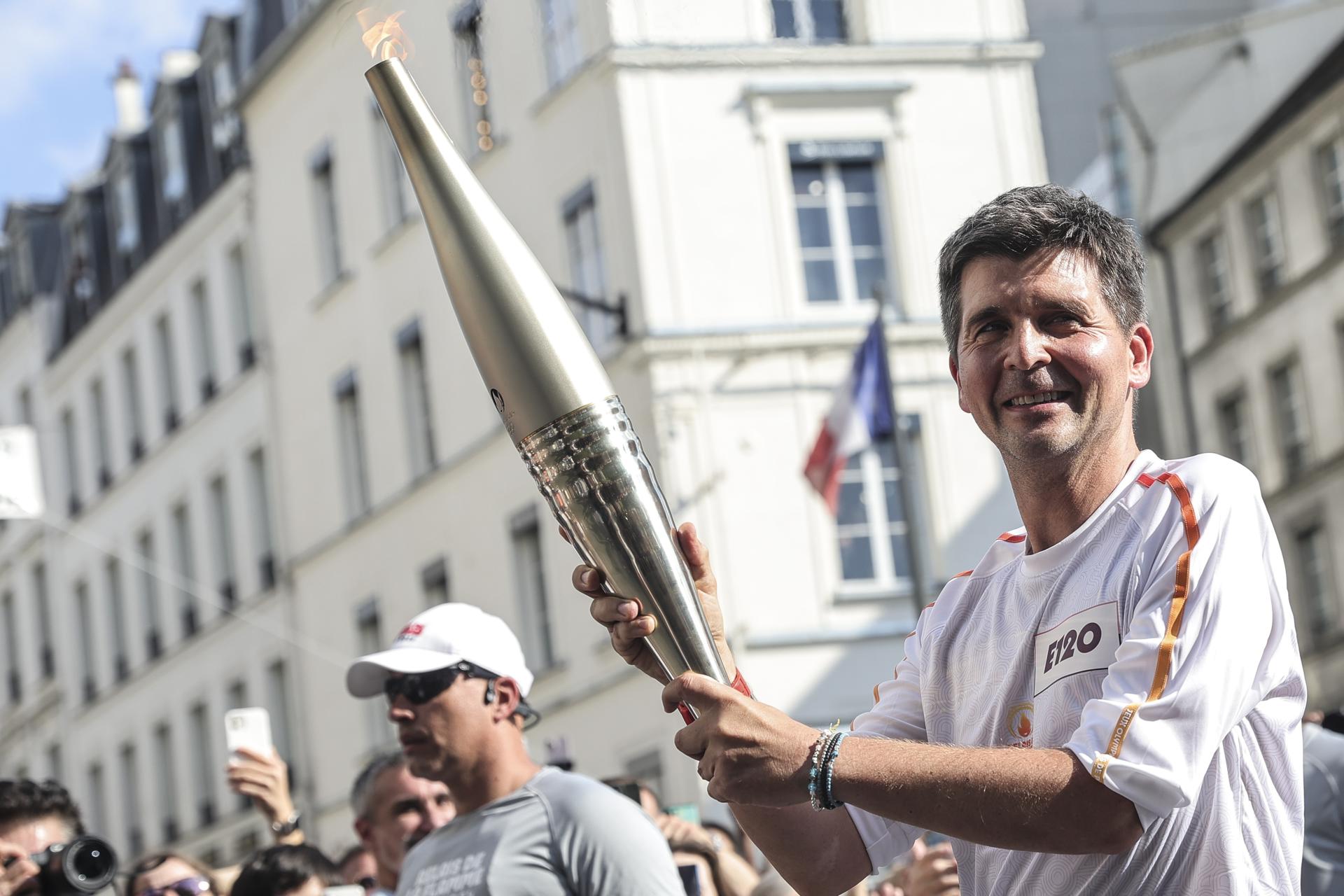 La llama olímpica finaliza su recorrido en París