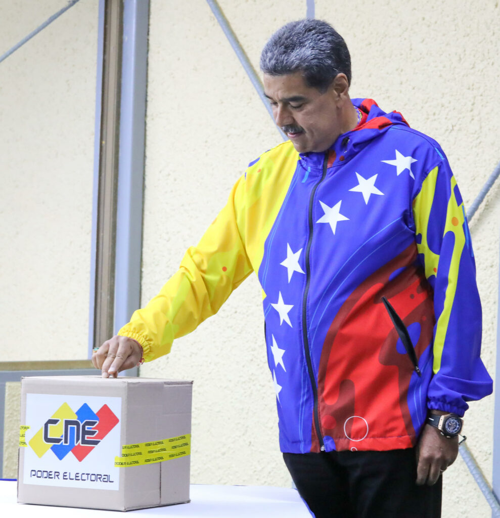Chavismo espera "en calma" y "sin amargura" los resultados de la elección en Venezuela - 0eff49eb2d445b1c0de1d0269a91b60d22b8d7d6w-989x1024