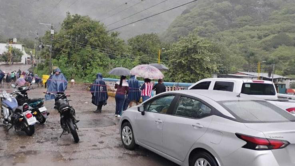 #Video Lluvia provoca avalancha de lodo en Tlilapan, Veracruz #Video Lluvia provoca avalancha de lodo en Tlilapan, Veracruz