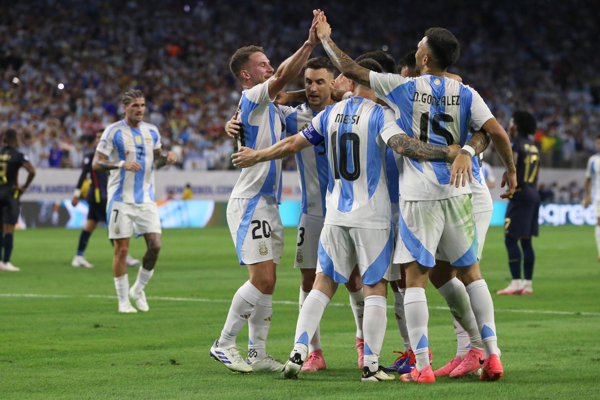 Argentina sufre pero pasa a semifinales en los penaltis ante Ecuador Argentina sufre pero pasa a semifinales en los penaltis ante Ecuador