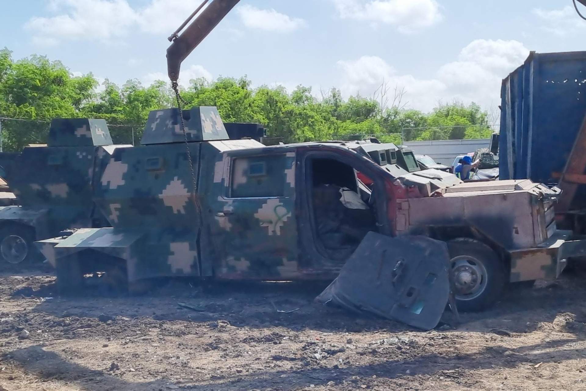 FGR destruye 50 vehículos ‘monstruo’ en Tamaulipas