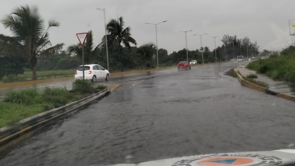Cierran puertos en Veracruz y Guerrero; advierten fuertes lluvias