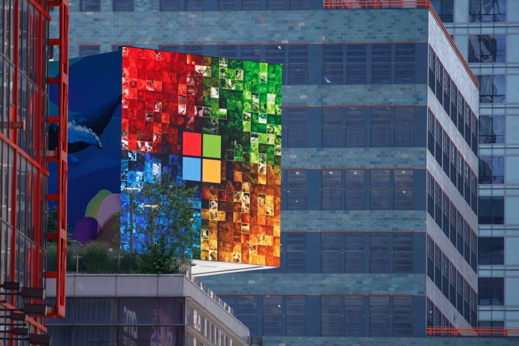 Microsoft ve el 2026 clave para México a pesar de que el uso de la IA aún sigue rezagado - logo-de-microsoft-en-times-square-1024x683