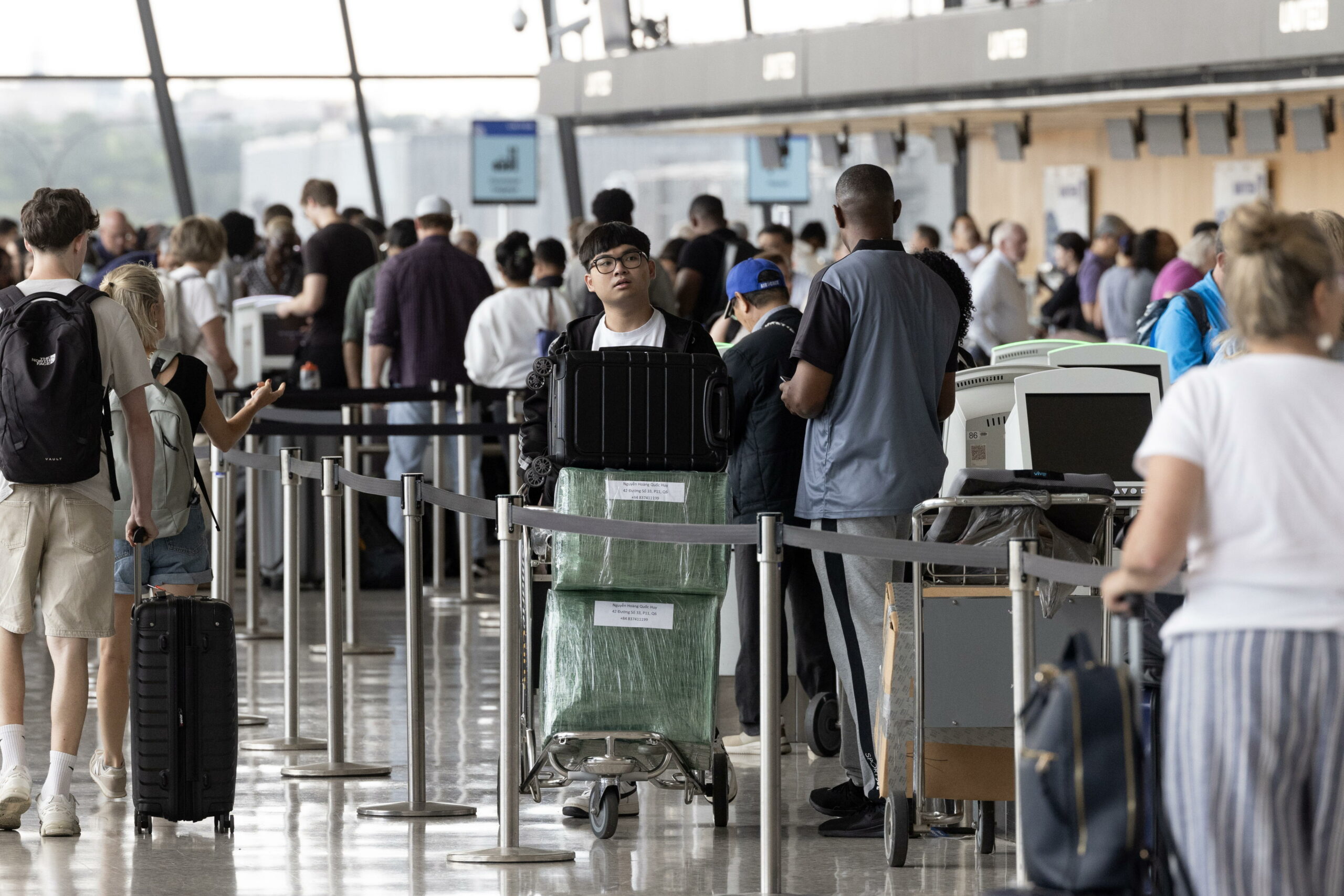 Miles de vuelos afectados y demora en servicios básicos en América por fallos de Microsoft