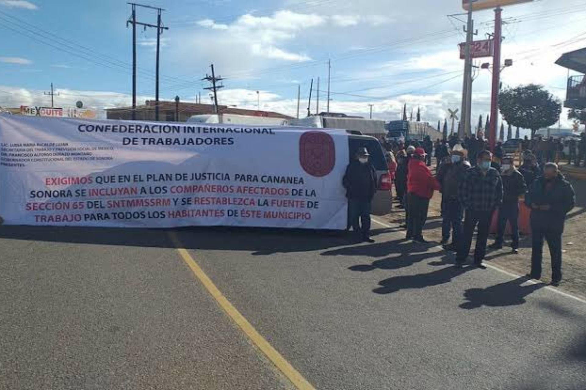 Mineros de Cananea piden a AMLO que no se vaya del cargo sin ayudarles a solucionar 17 años de huelga Mineros de Cananea piden a AMLO que no se vaya del cargo sin ayudarles a solucionar 17 años de huelga