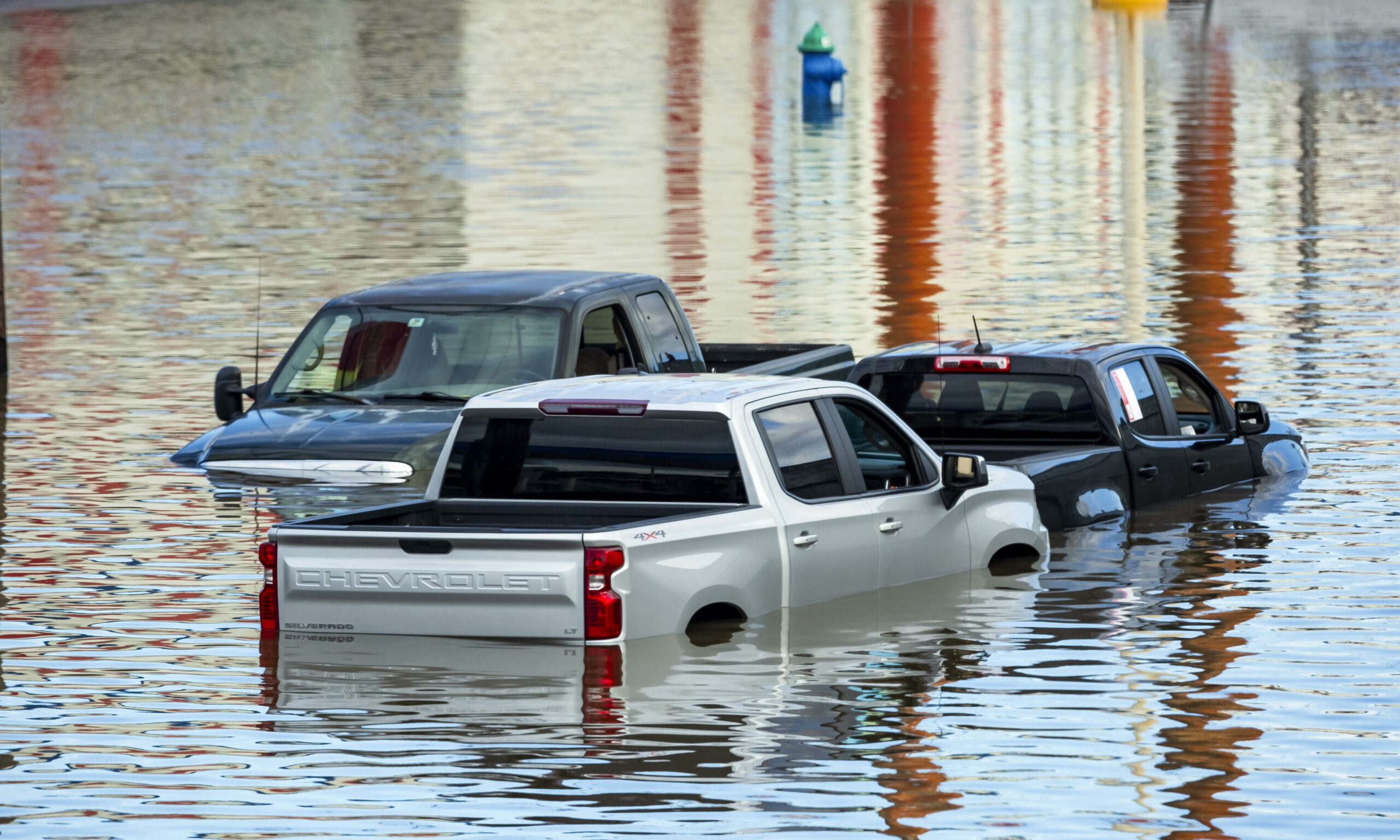 Paso de “Beryl” deja cuatro muertos en Texas y causa un apagón masivo