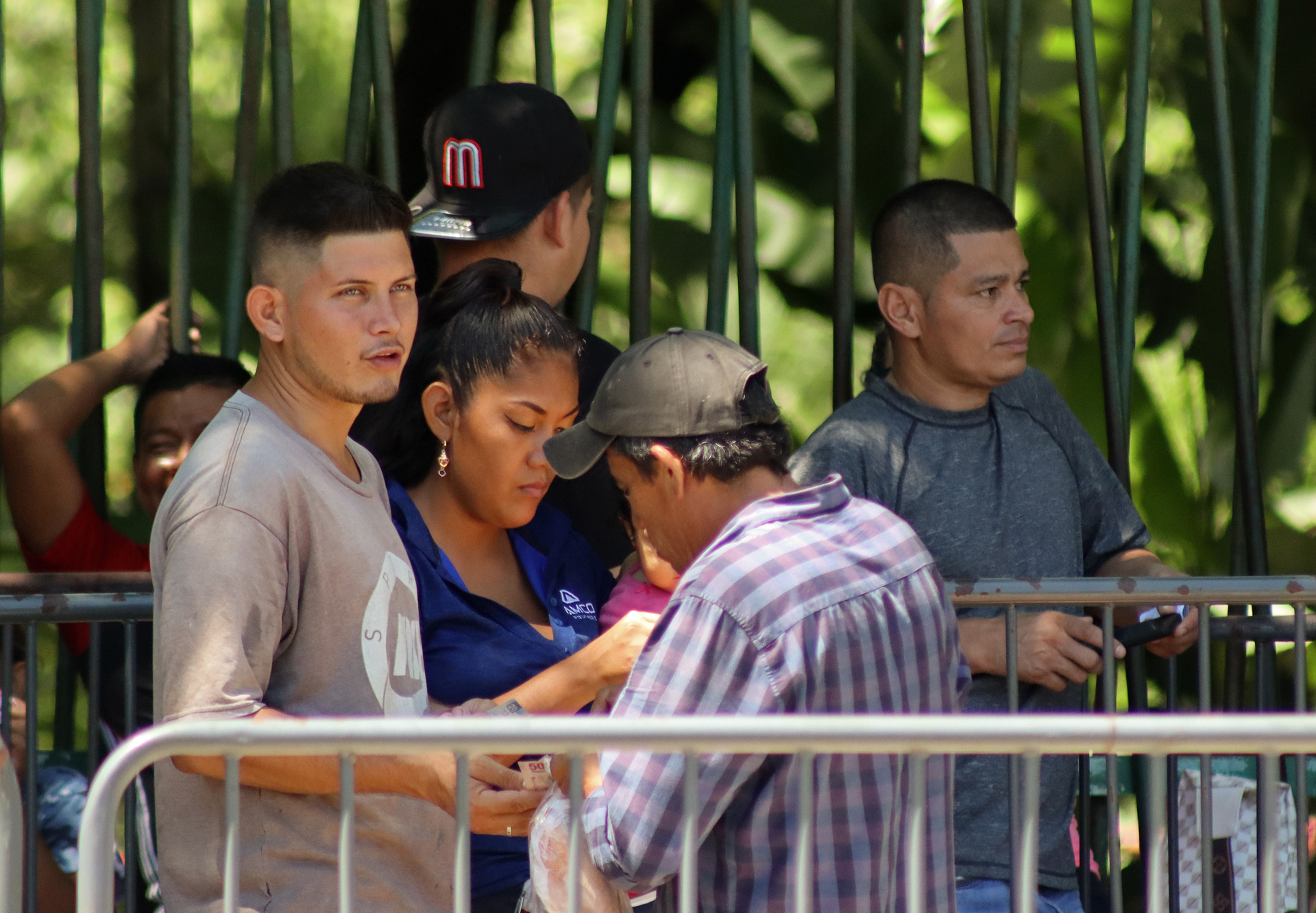 Peticiones de refugio en México caen 32 % en la frontera sur de enero a abril