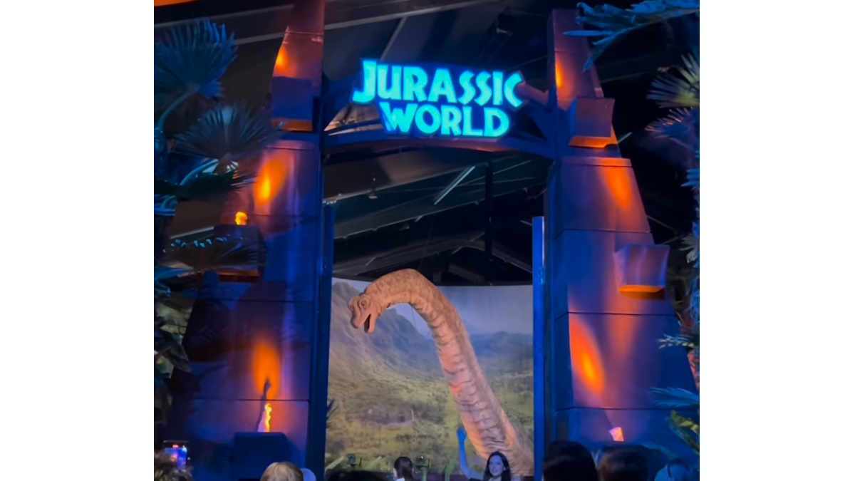 Reportan el robo de un dinosaurio mecánico de Jurassic World: The Exhibition en Perisur