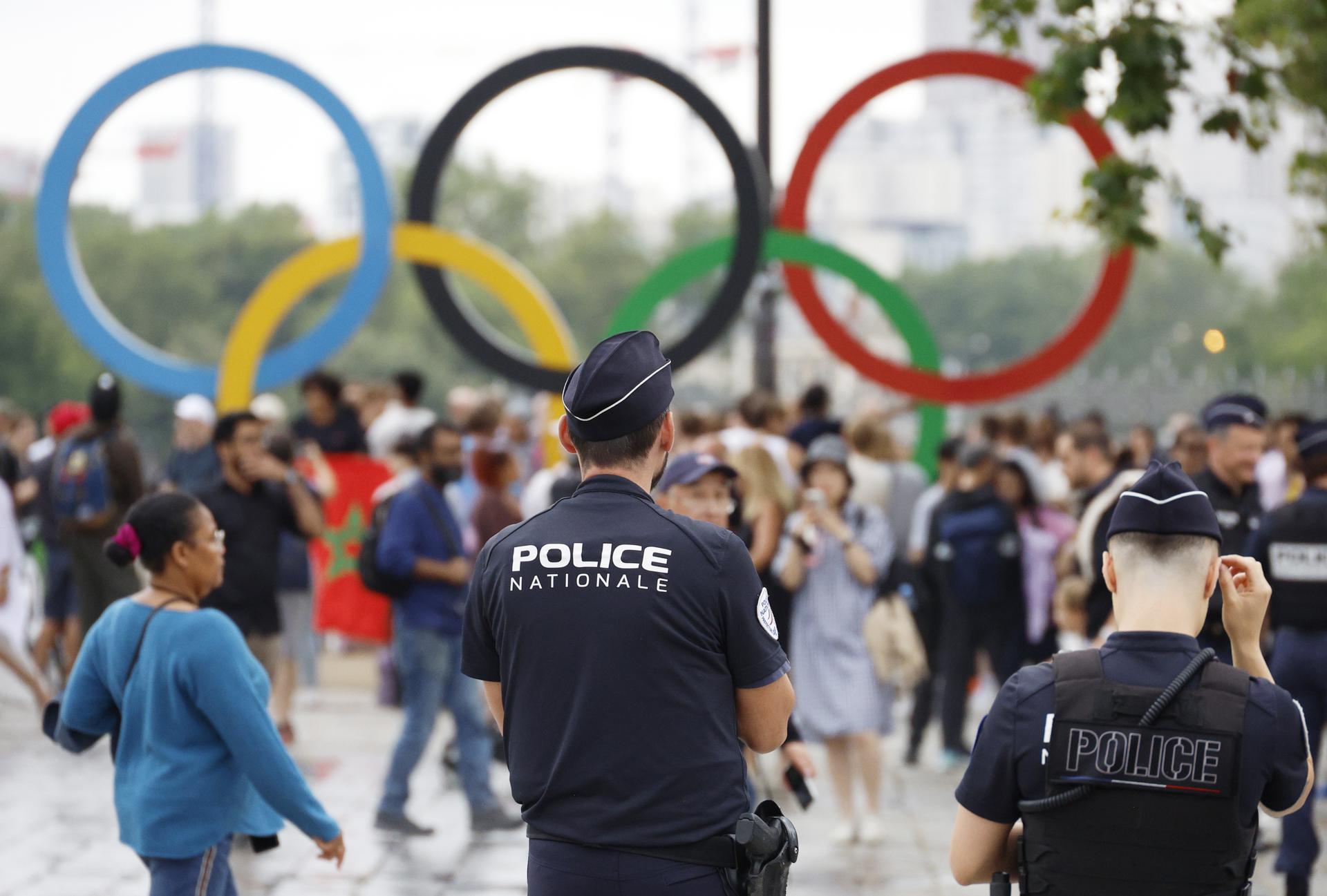 Inauguración de París 2024: Controles policiales, calles desiertas e impermeables
