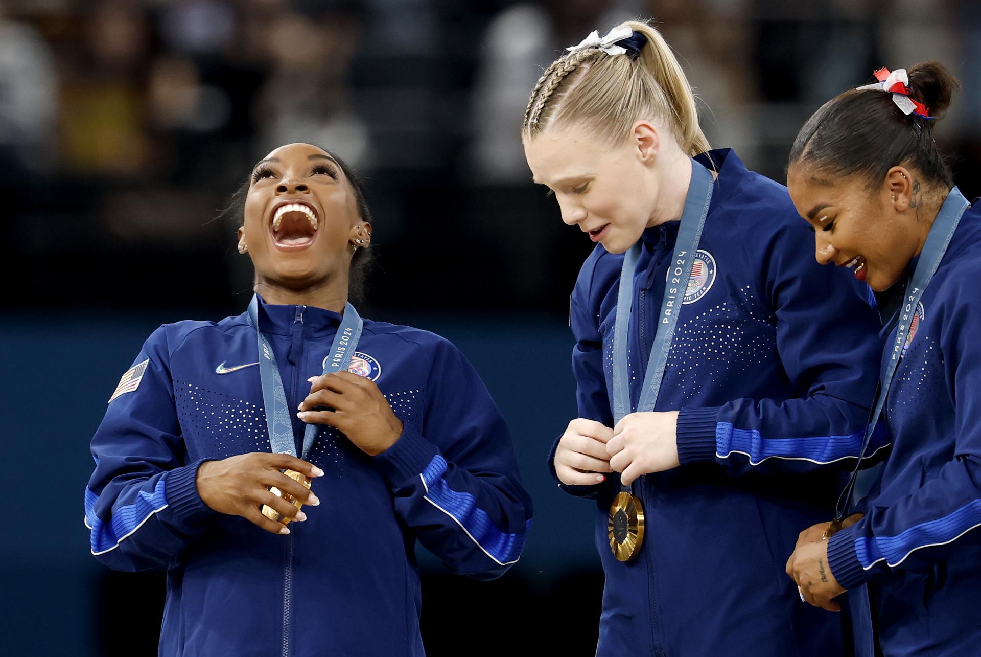Simone Biles conduce a EE.UU. al oro por equipos en París 2024 Simone Biles conduce a EE.UU. al oro por equipos en París 2024