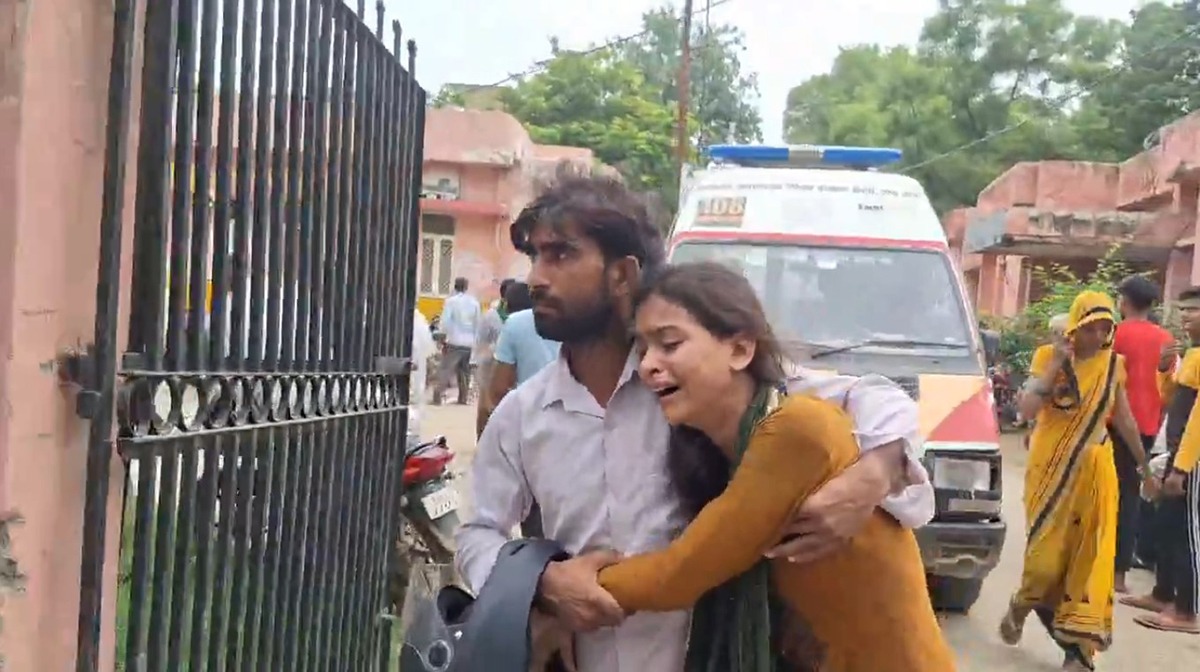 Estampida en India durante acto religioso deja al menos 50 muertos Estampida en India durante acto religioso deja al menos 50 muertos