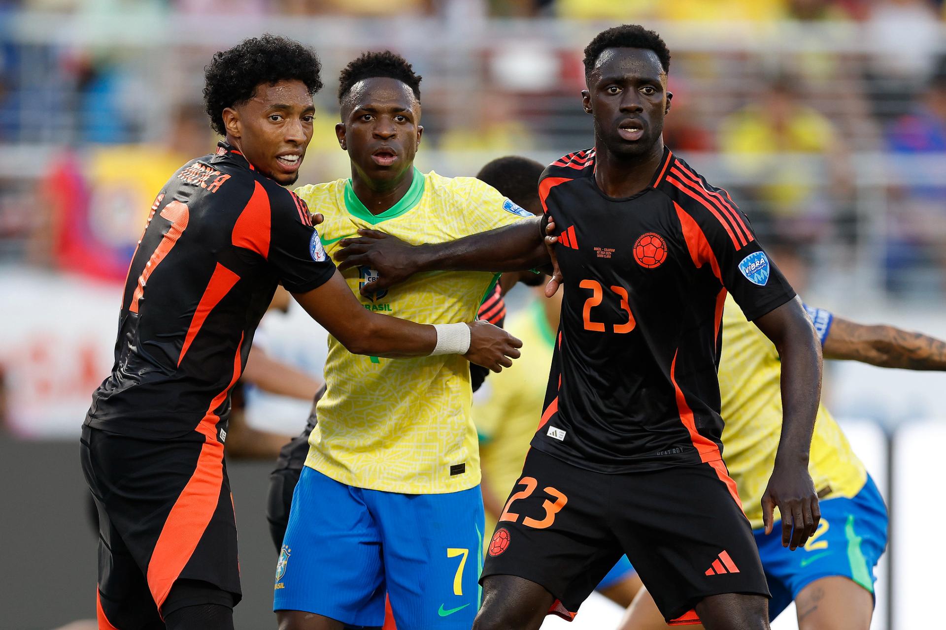 Conmebol admite que el VAR se equivocó al no señalar penalti sobre Vinícius Jr ante Colombia Conmebol admite que el VAR se equivocó al no señalar penalti sobre Vinícius Jr ante Colombia