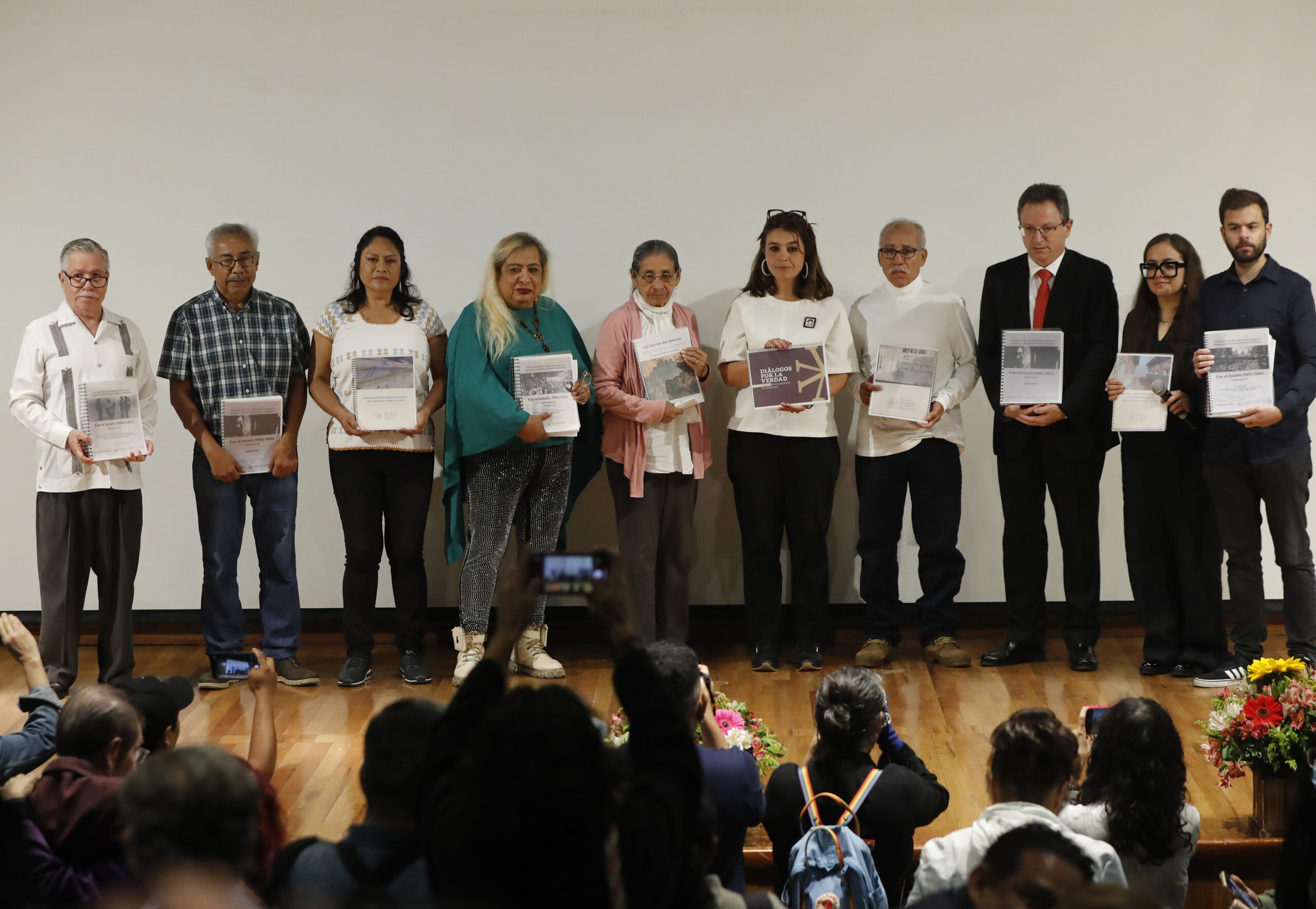 “Fue el Estado” mexicano desde la ‘Guerra sucia’ hasta Ayotzinapa, asegura informe “Fue el Estado” mexicano desde la ‘Guerra sucia’ hasta Ayotzinapa, asegura informe