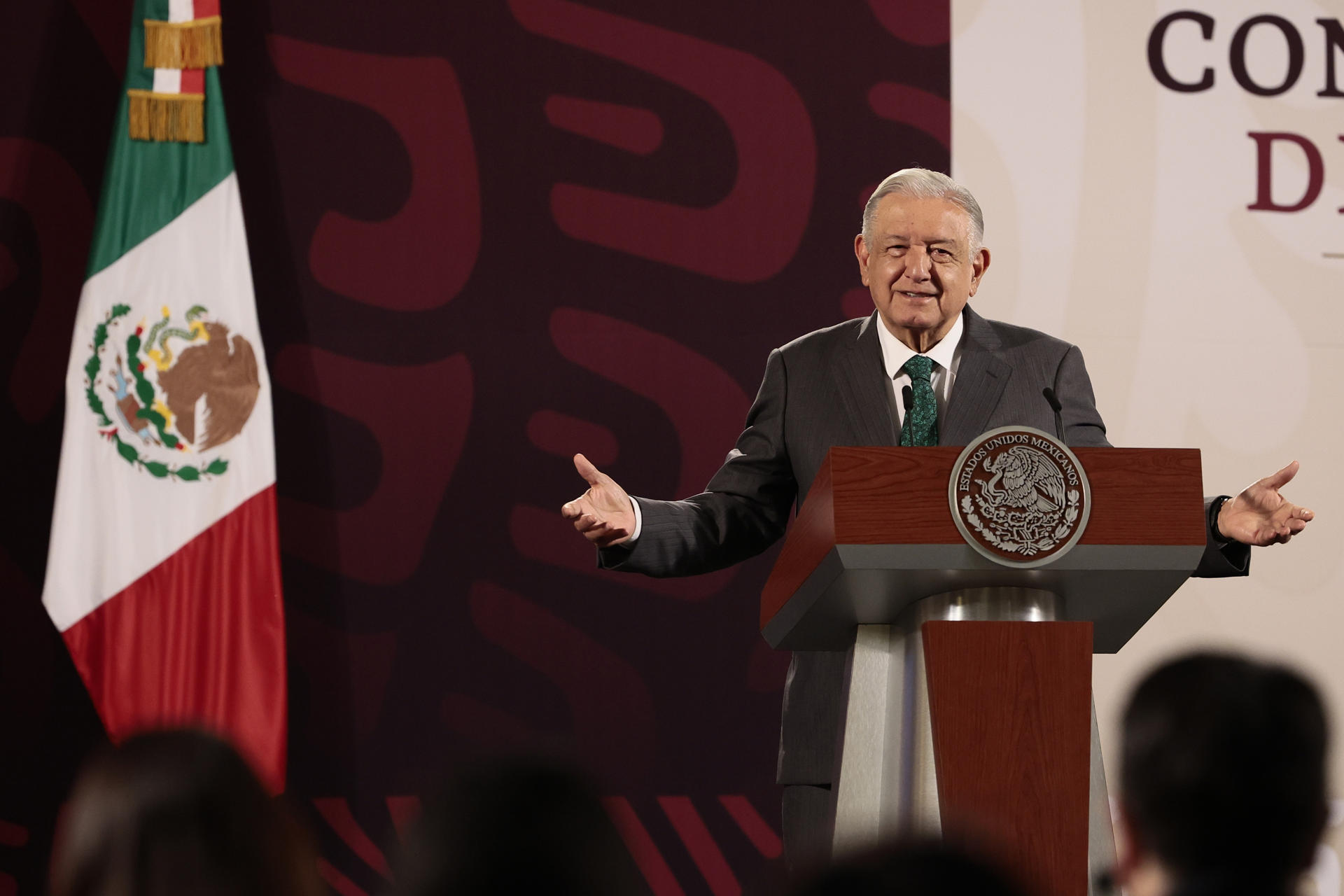 AMLO pide a las 5 personas más ricas de México dar opinión acerca de la sobrerrepresentación de la 4T en próximo Congreso