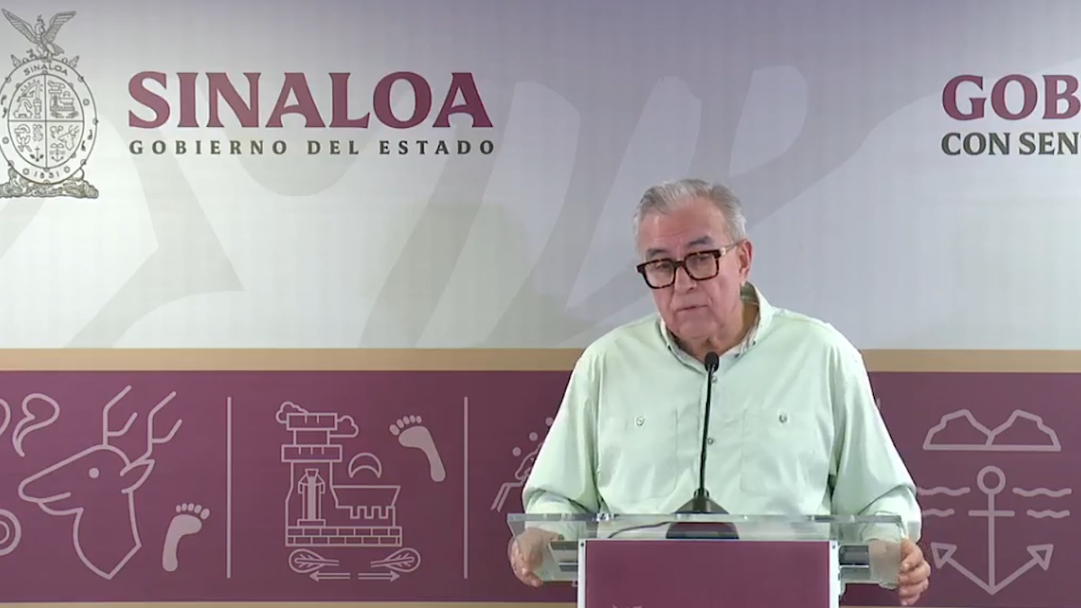 Asegura Rubén Rocha que viajó en avión de empresario previo a detención de ‘El Mayo’ Zambada Asegura Rubén Rocha que viajó en avión de empresario previo a detención de ‘El Mayo’ Zambada