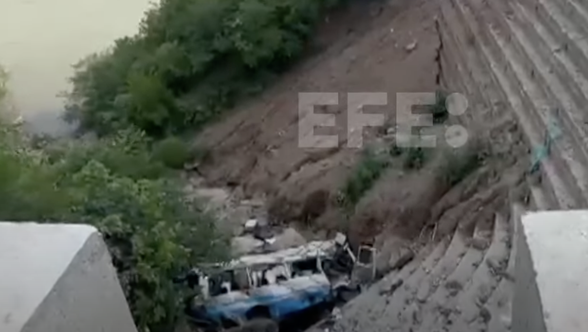 Al menos 36 muertos en dos accidentes separados de autobús en Pakistán