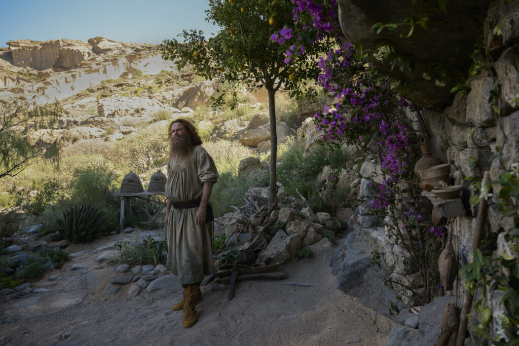 Serie 'El Señor de los Anillos' resuena por abordar la eterna lucha del bien contra el mal - el-senor-de-los-anillos-los-anillos-de-poder-1024x683