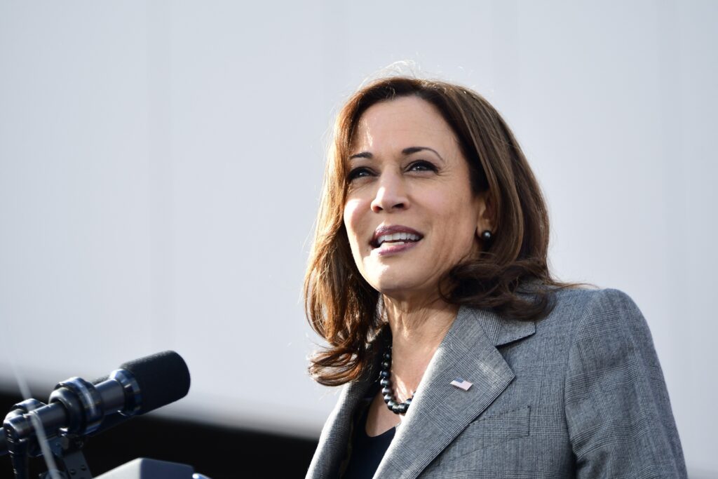 “Lo estoy pensando”, dice Kamala Harris sobre posible candidatura presidencial en 2028