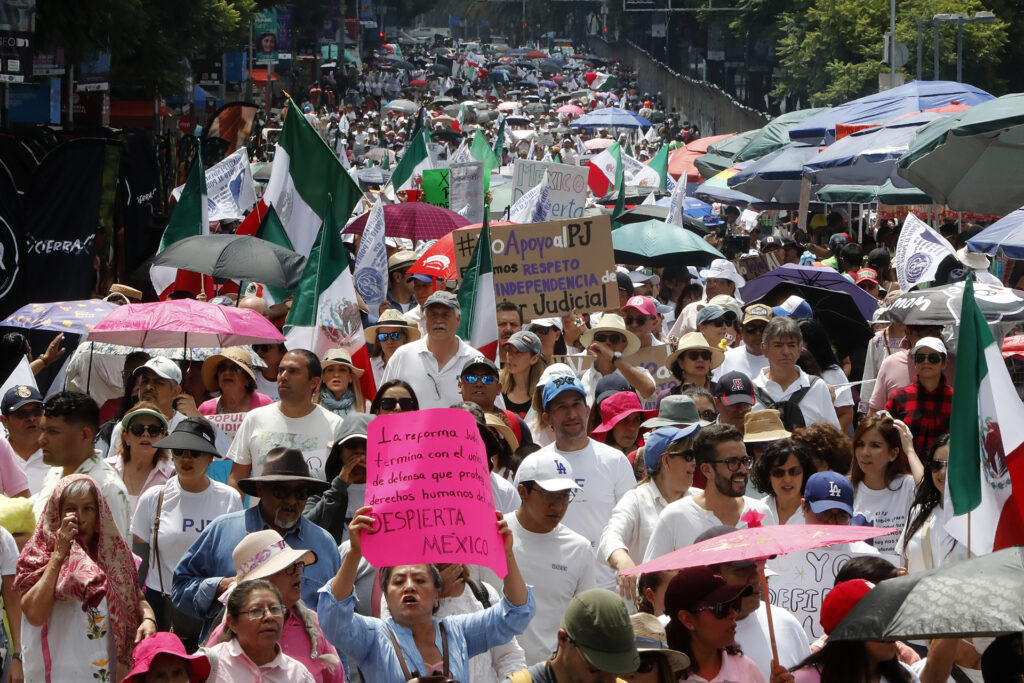 Marchan en México contra reforma judicial - marchan-en-mexico-contra-reforma-judicial-3-1024x683