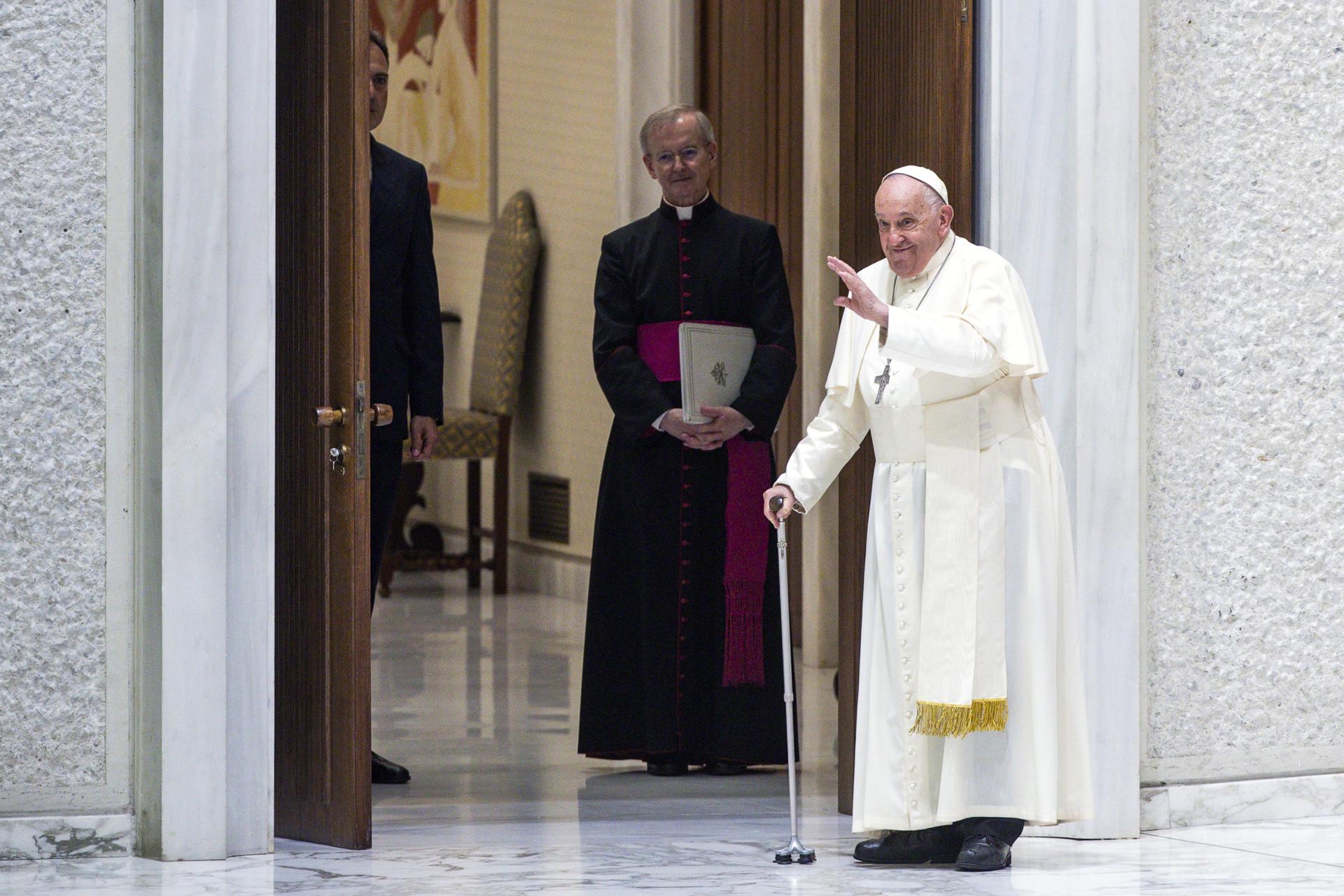 Papa Francisco pide llevar amor y bondad a la vida cotidiana, en un mundo marcado por la guerra Papa Francisco pide llevar amor y bondad a la vida cotidiana, en un mundo marcado por la guerra