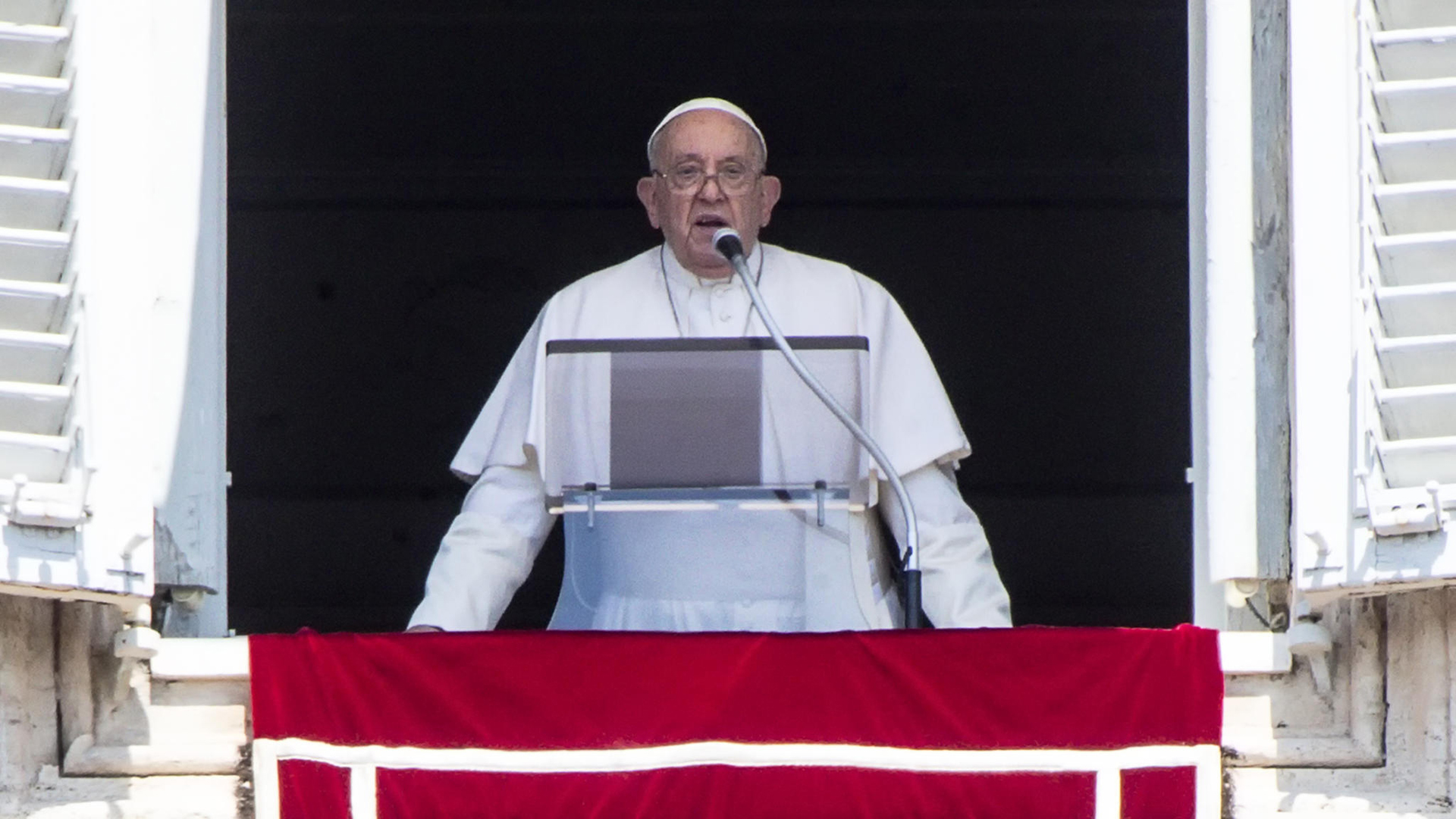 Papa Francisco pide buscar la verdad y evitar la violencia en Venezuela