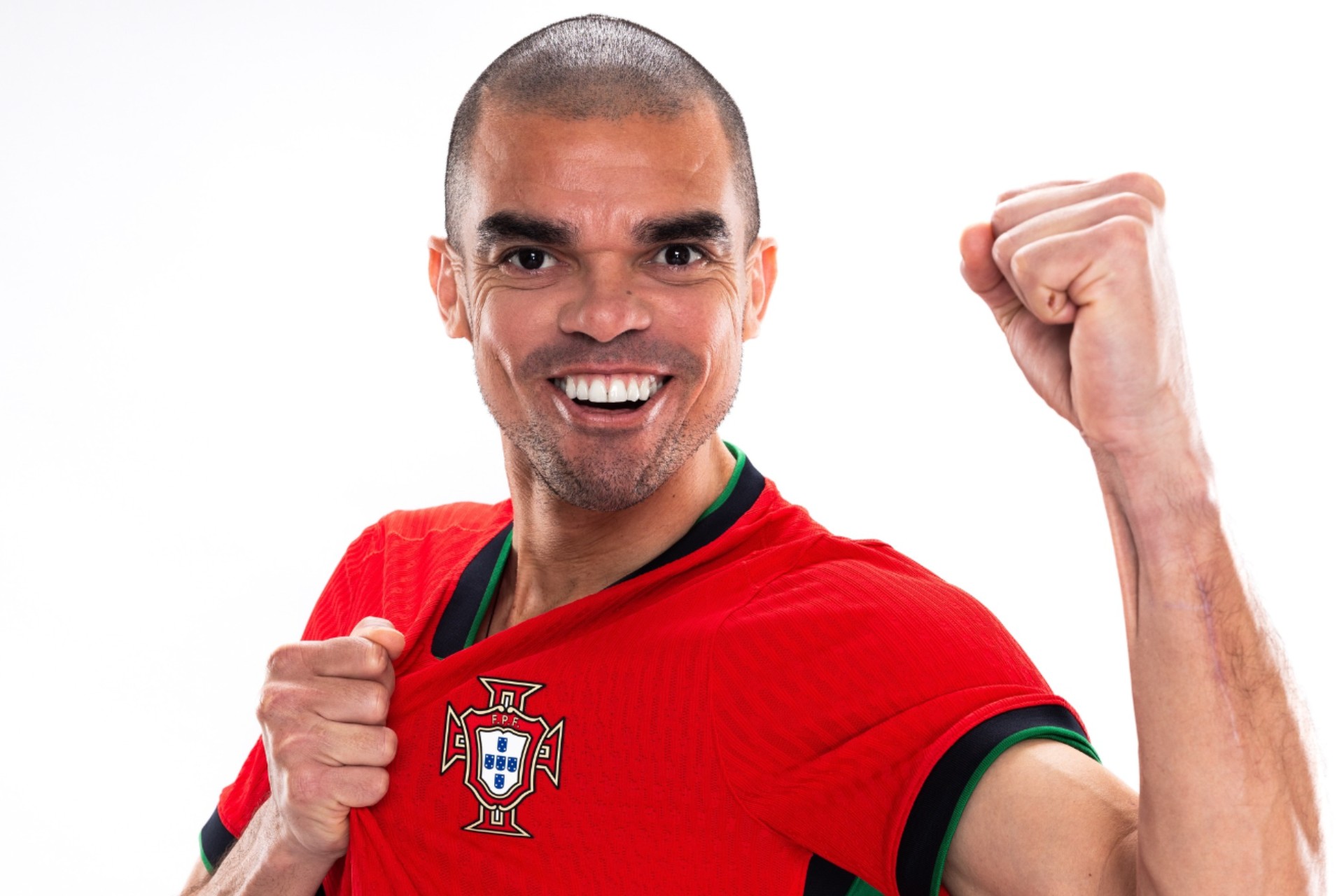 El defensor portugués Pepe se retira a los 41 años El defensor portugués Pepe se retira a los 41 años