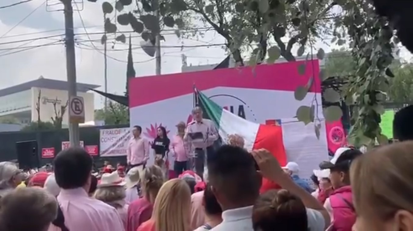 Protesta demanda a INE evitar la sobrerrepresentación en el Congreso Protesta demanda a INE evitar la sobrerrepresentación en el Congreso