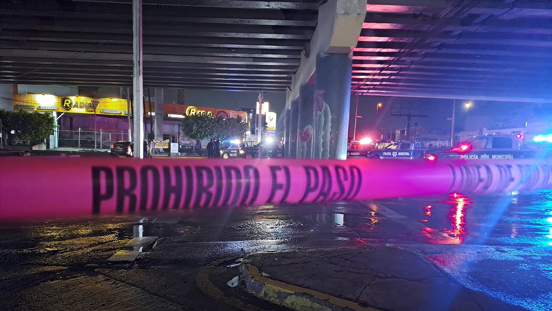 Enfrentamiento entre policías y civiles armados en Zapopan deja dos muertos Enfrentamiento entre policías y civiles armados en Zapopan deja dos muertos