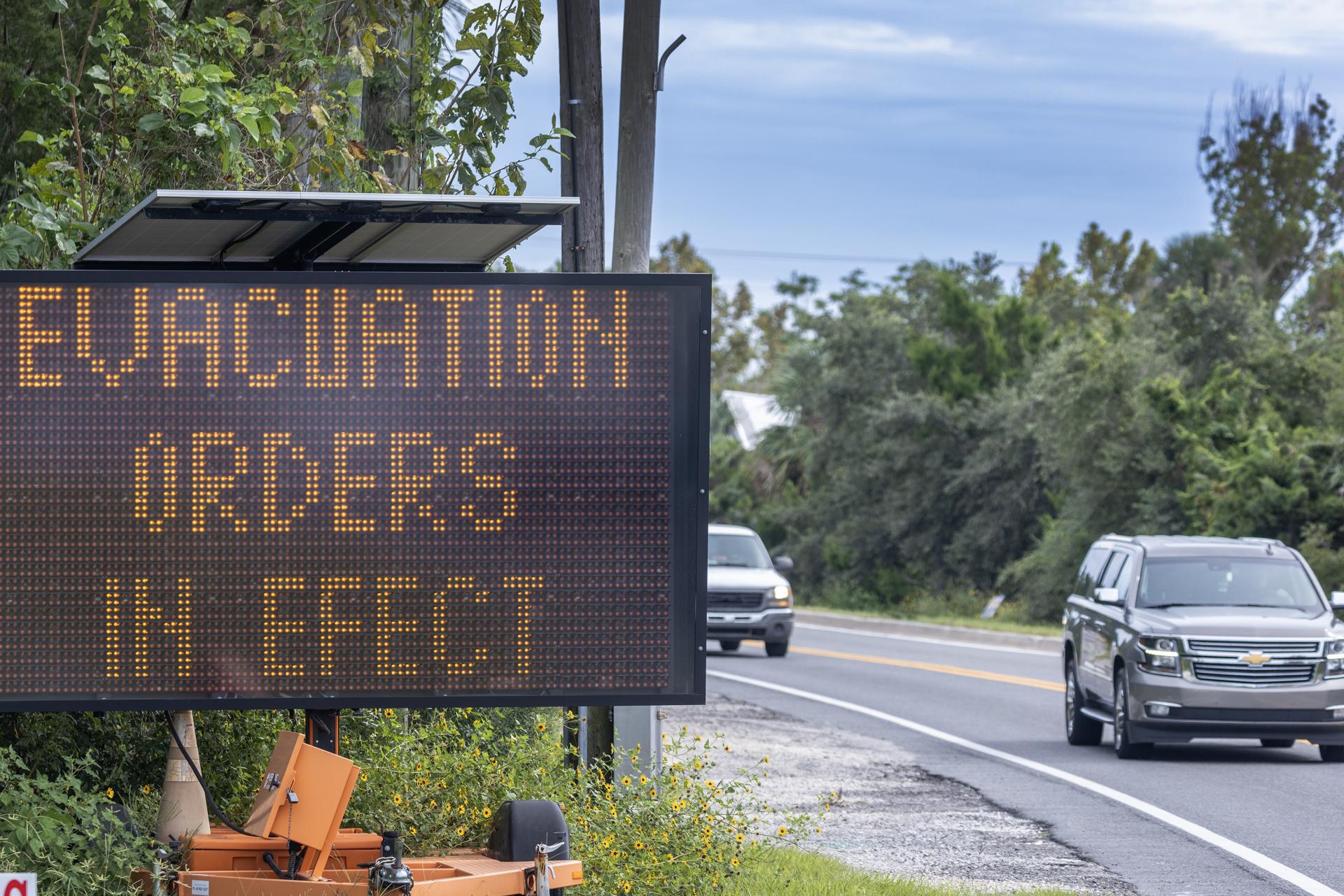 Miles bajo órdenes de evacuación en Florida por el huracán Helene Miles bajo órdenes de evacuación en Florida por el huracán Helene