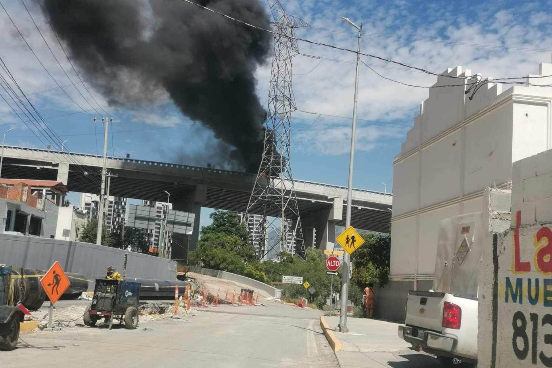 Accidente en la autopista Saltillo-Monterrey deja al menos 4 muertos Accidente en la autopista Saltillo-Monterrey deja al menos 4 muertos