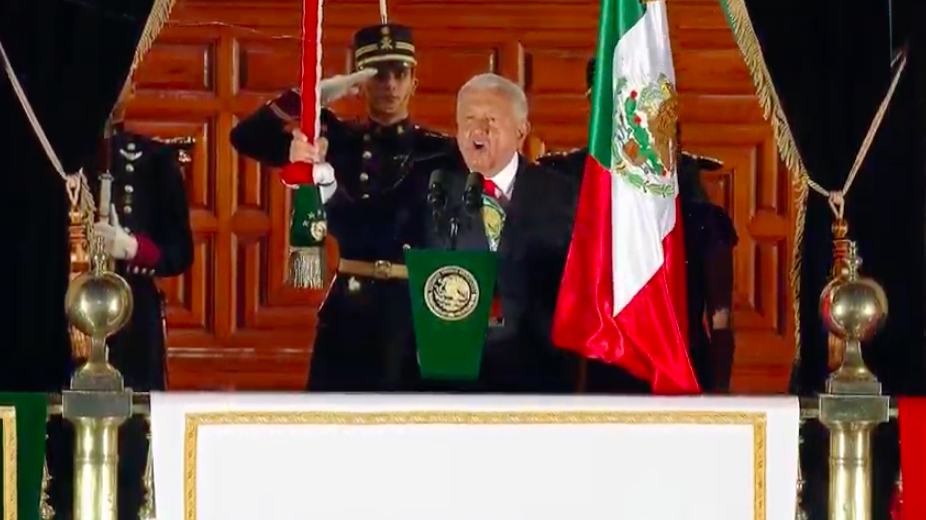 “Viva la cuarta transformación”; AMLO en su último grito