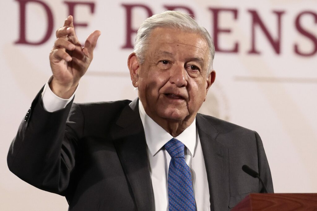 Universidad de Berkeley documenta violencia, acoso y espionaje contra la prensa en el sexenio de AMLO - amlo-lopez-obrador-ministros-poder-judicial-1024x683