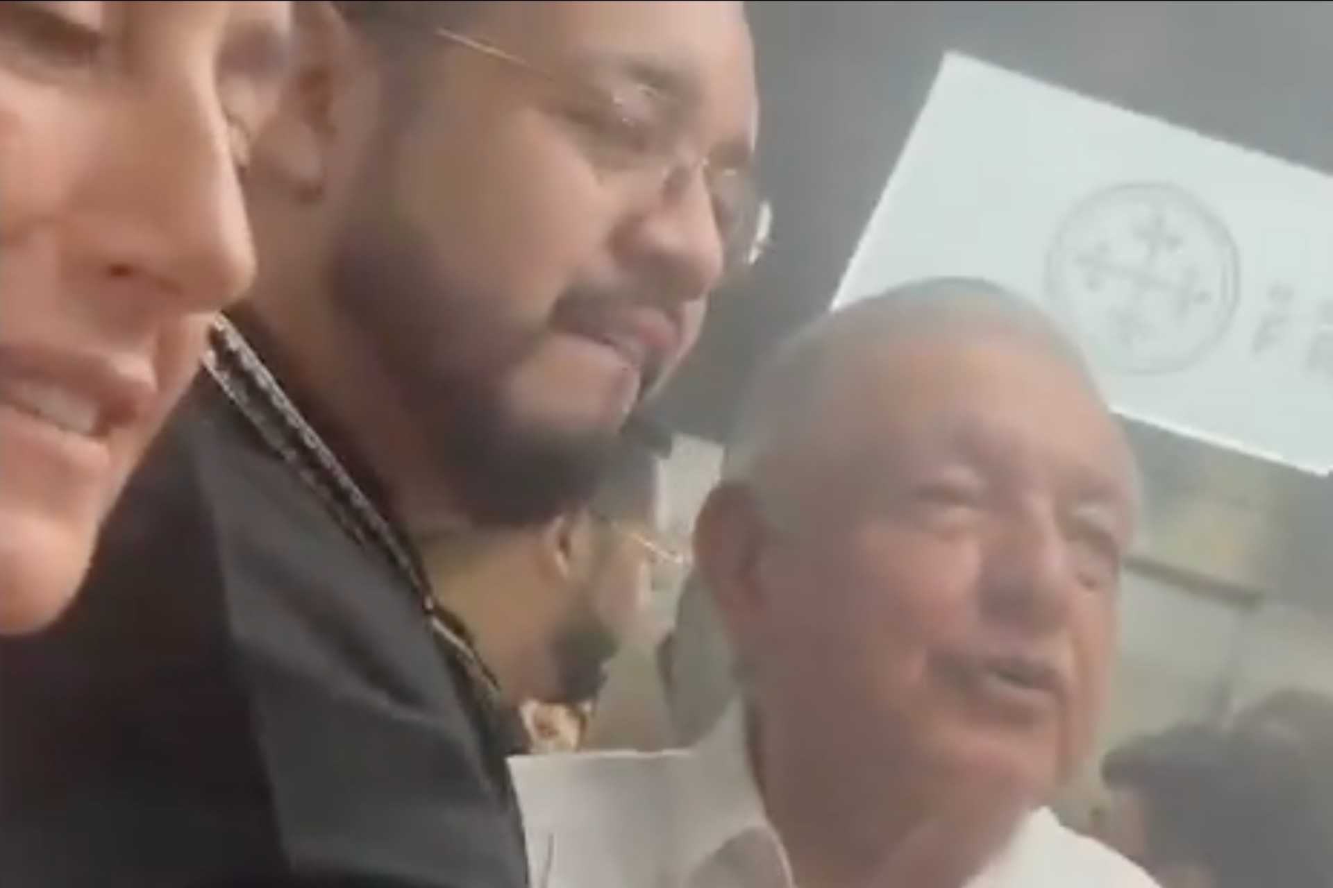 “No defiendan a corruptos”: AMLO a trabajador del Poder Judicial