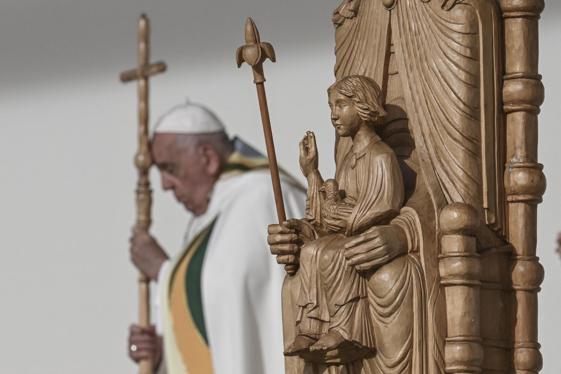 El papa concluye viaje a Bélgica; pide que no se encubran los abusos