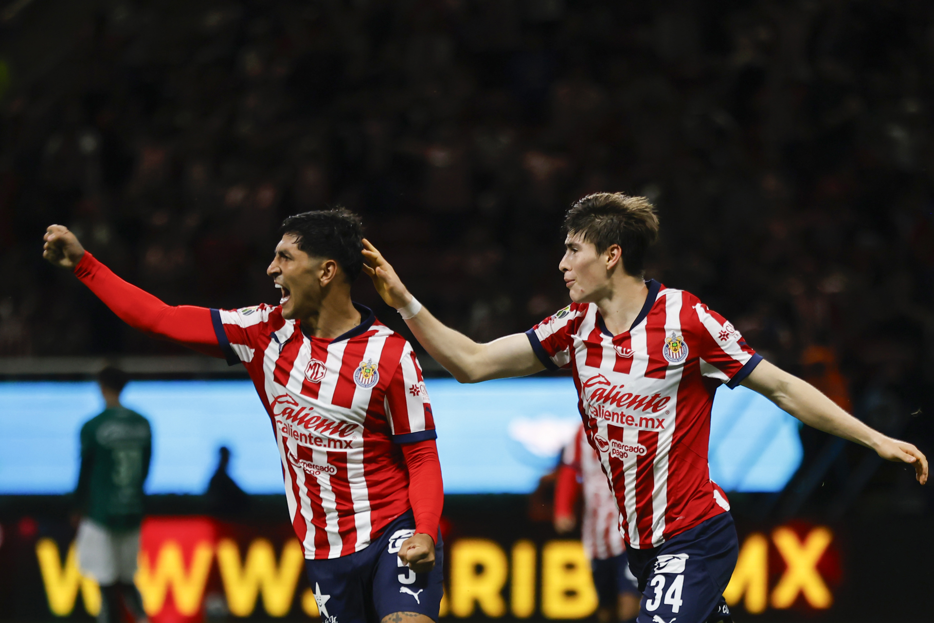 Chivas derrota al León y sube al quinto lugar en el Apertura 2024 Chivas derrota al León y sube al quinto lugar en el Apertura 2024