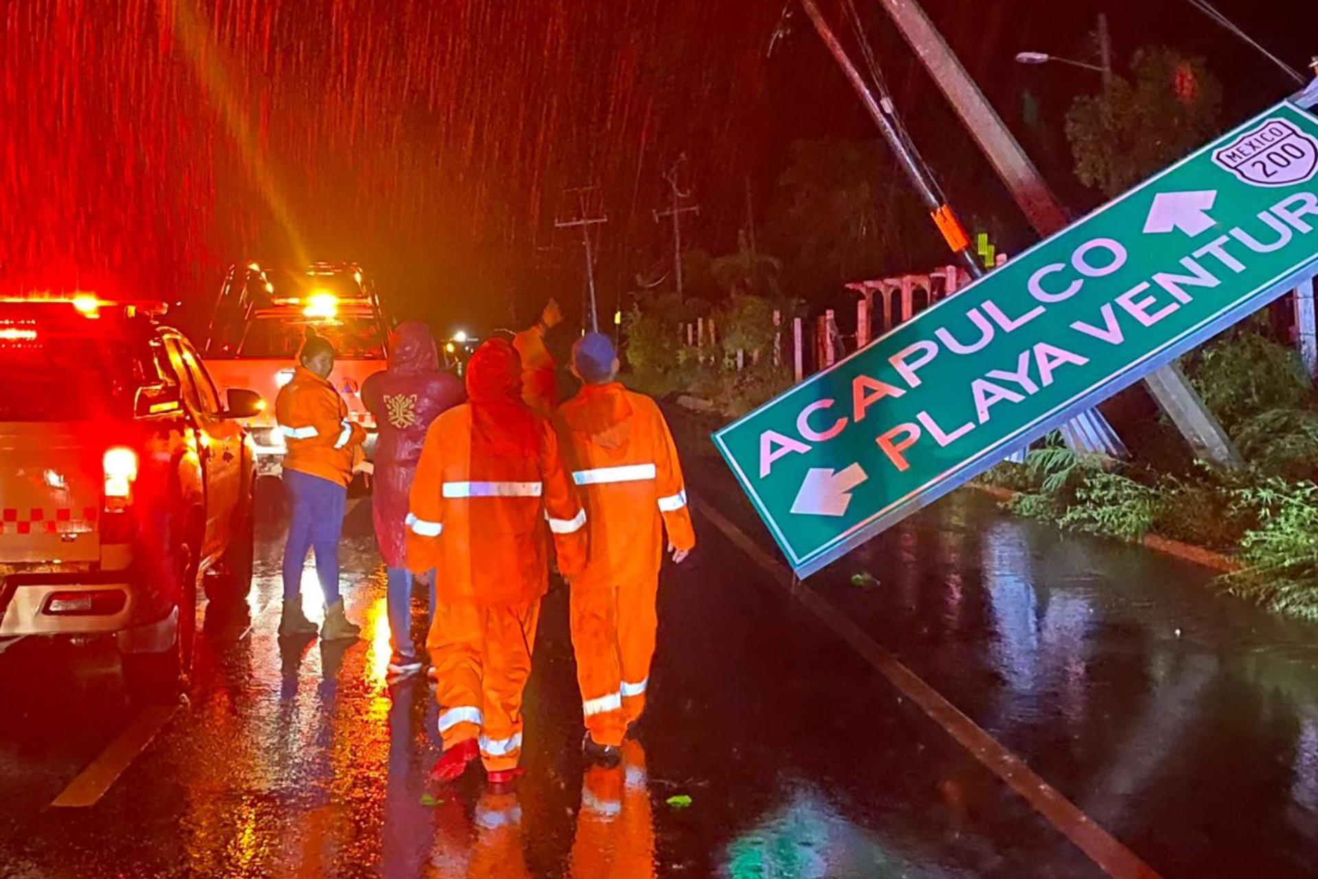 Por ciclón “John”, más de 18 mil elementos de respuesta fueron desplegados