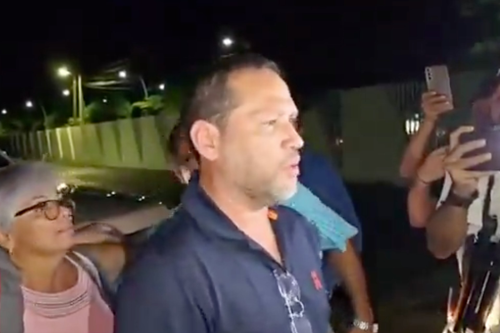 Reaparece senador Daniel Barreda; asegura que su padre fue detenido Reaparece senador Daniel Barreda; asegura que su padre fue detenido