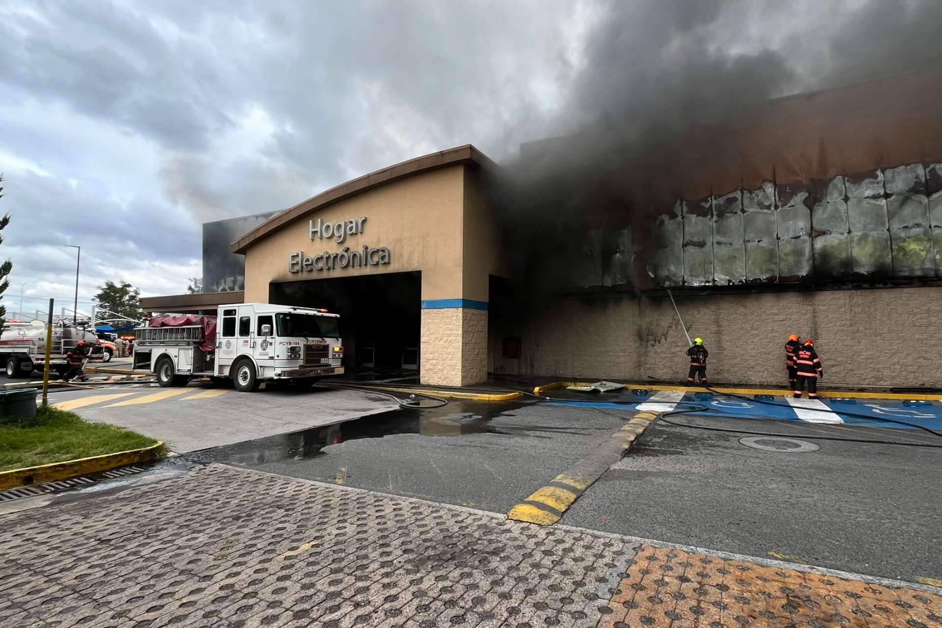 Se incendia supermercado en Zapopan, Jalisco