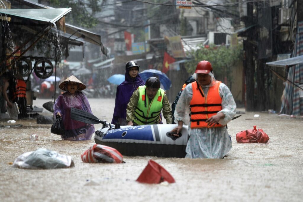 Más de 230 muertos y millones de afectados por el tifón Yagi en el Sudeste Asiático - inundacion-en-vietnam-por-el-tifon-yagi-1-1024x683