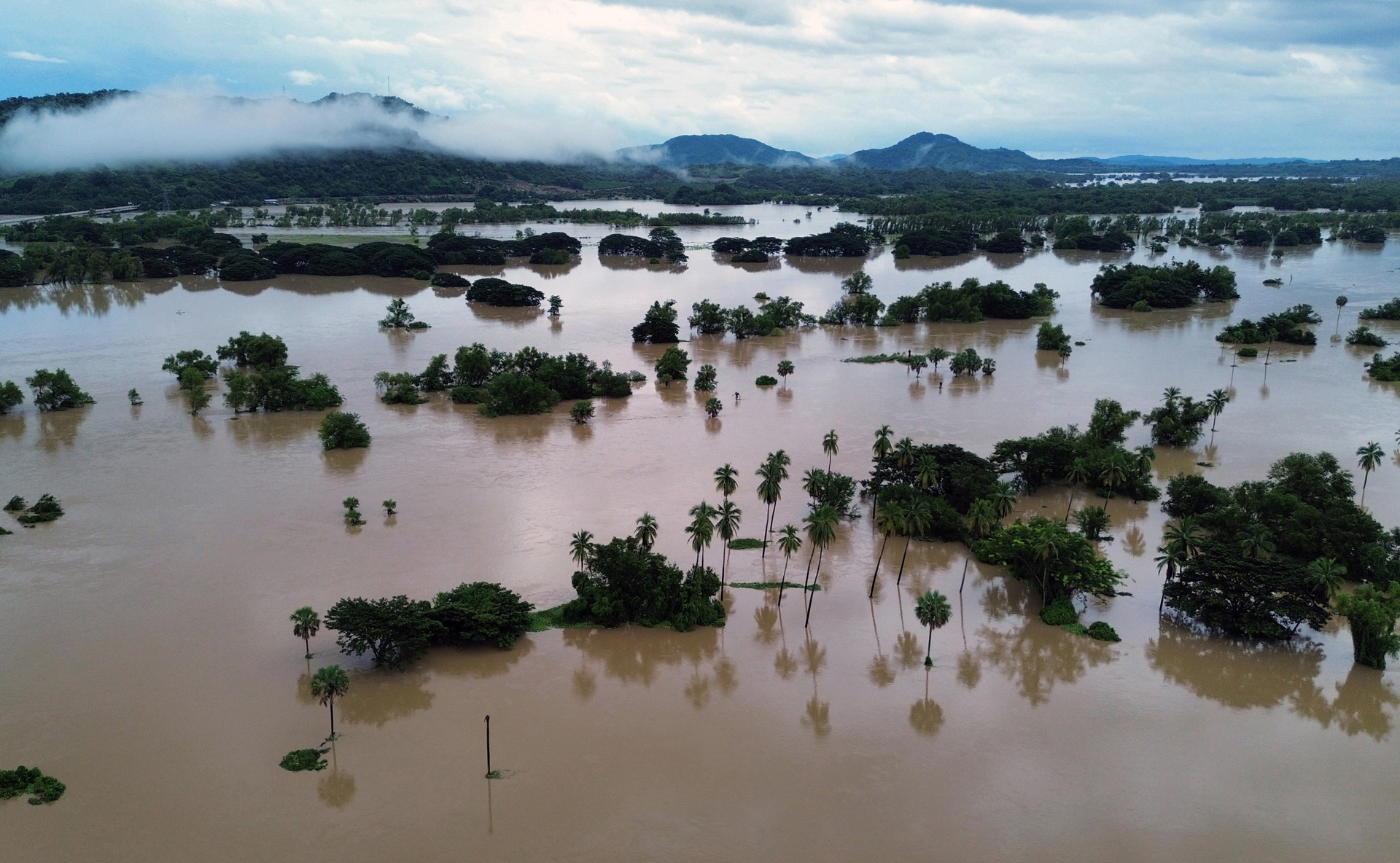 ‘John’ deja más de 30 comunidades incomunicadas en Oaxaca