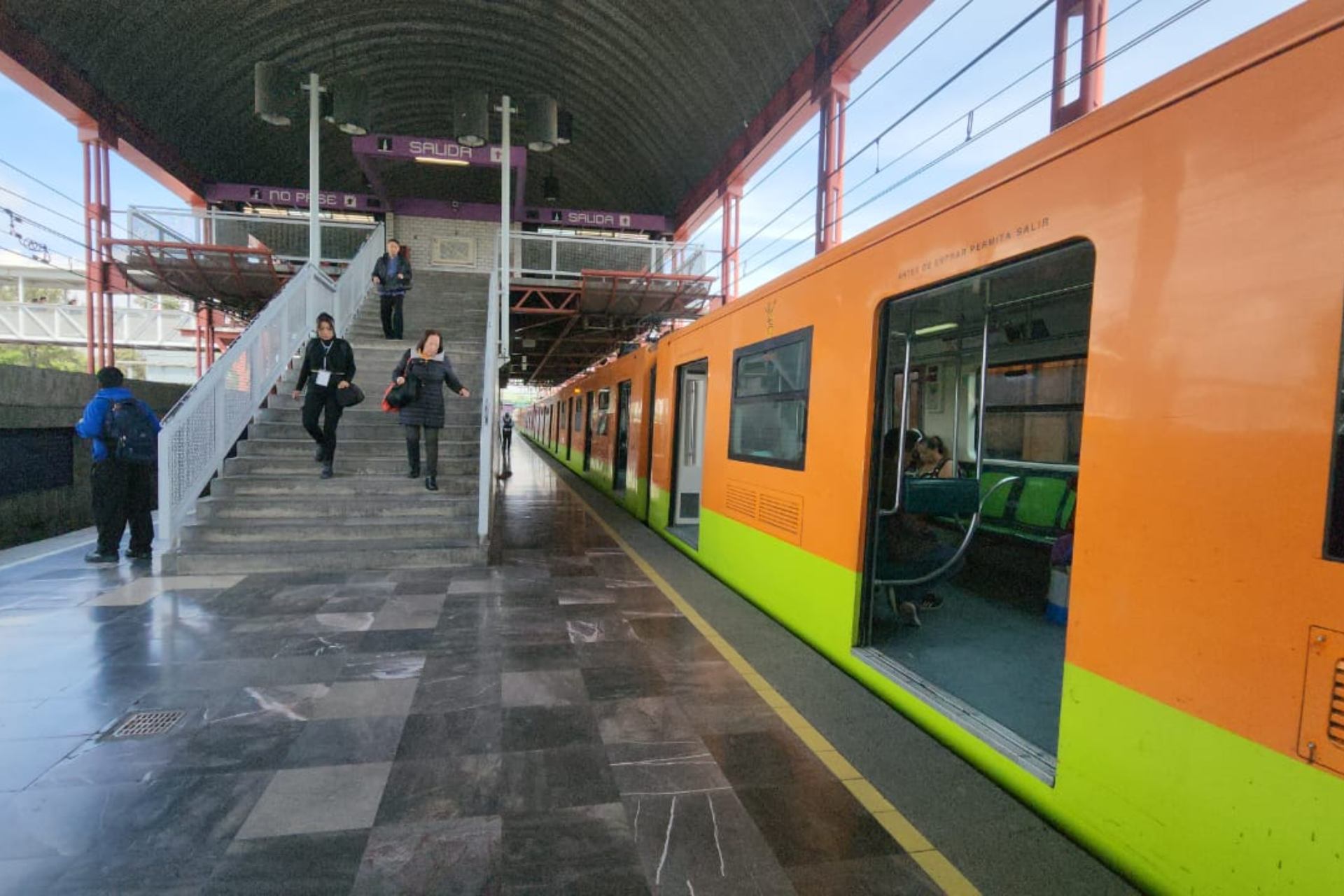 Transporte público de CDMX amplía horario por Día de Reyes Magos