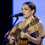 Rolling Stone sitúa discos de Lafourcade y Kevin Kaarl entre los tres grandes en español
