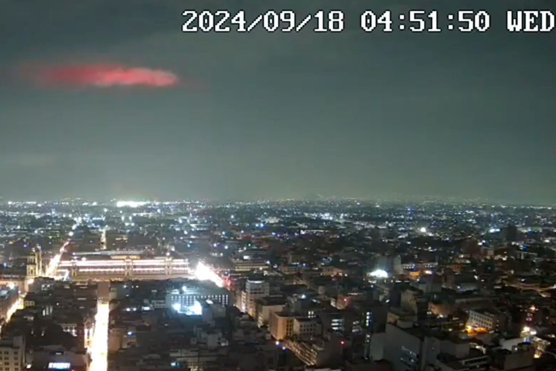 #Video Objeto luminoso es captado volando cerca de la Torre Latinoamericana #Video Objeto luminoso es captado volando cerca de la Torre Latinoamericana