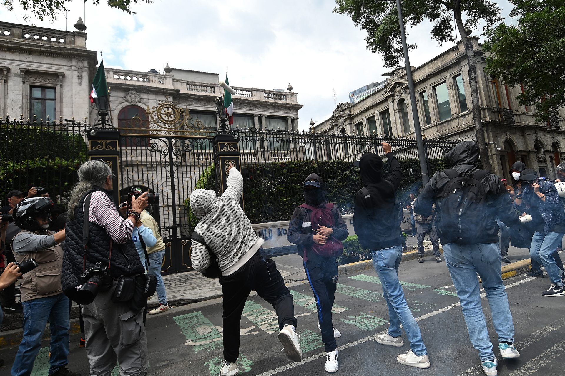 ONG alemana por los derechos humanos en México dice que nuevo gobierno “hereda deuda” con Ayotzinapa ONG alemana por los derechos humanos en México dice que nuevo gobierno “hereda deuda” con Ayotzinapa