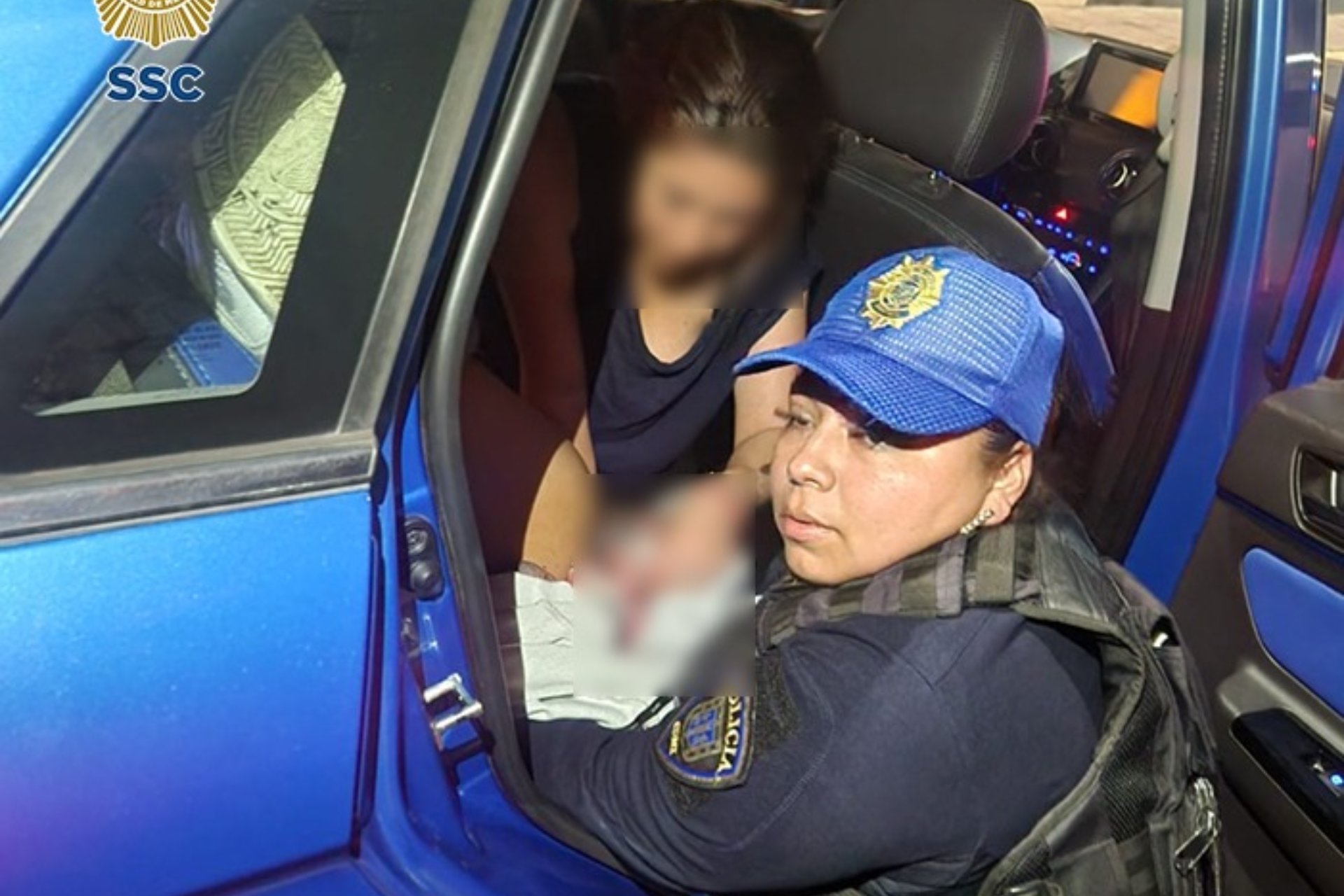 Policía de la CDMX ayuda a mujer que entró en labor de parto y recibe a dos bebés Policía de la CDMX ayuda a mujer que entró en labor de parto y recibe a dos bebés