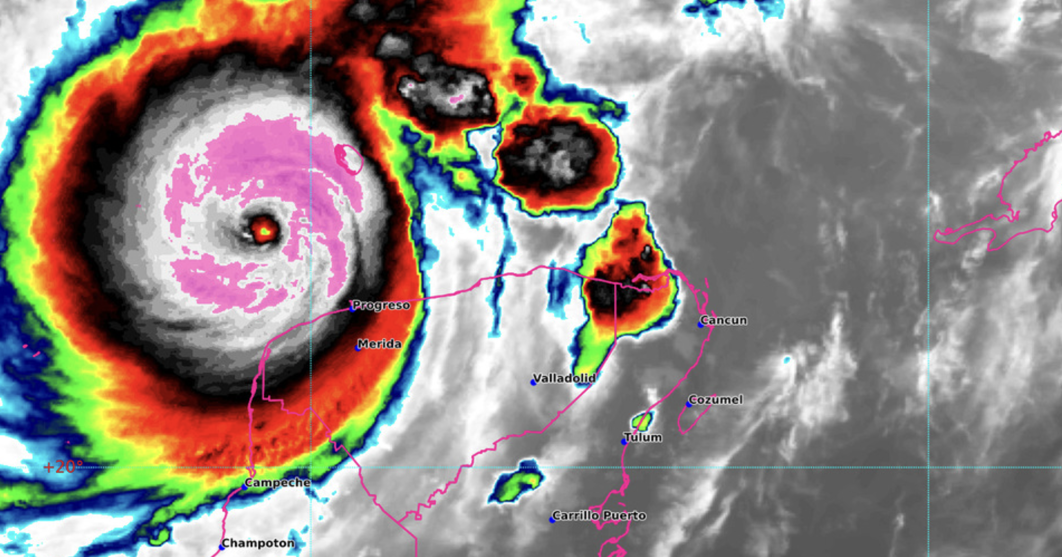 Deslojan la isla de Holbox por ‘Milton’; suspende operaciones el Aeropuerto de Mérida