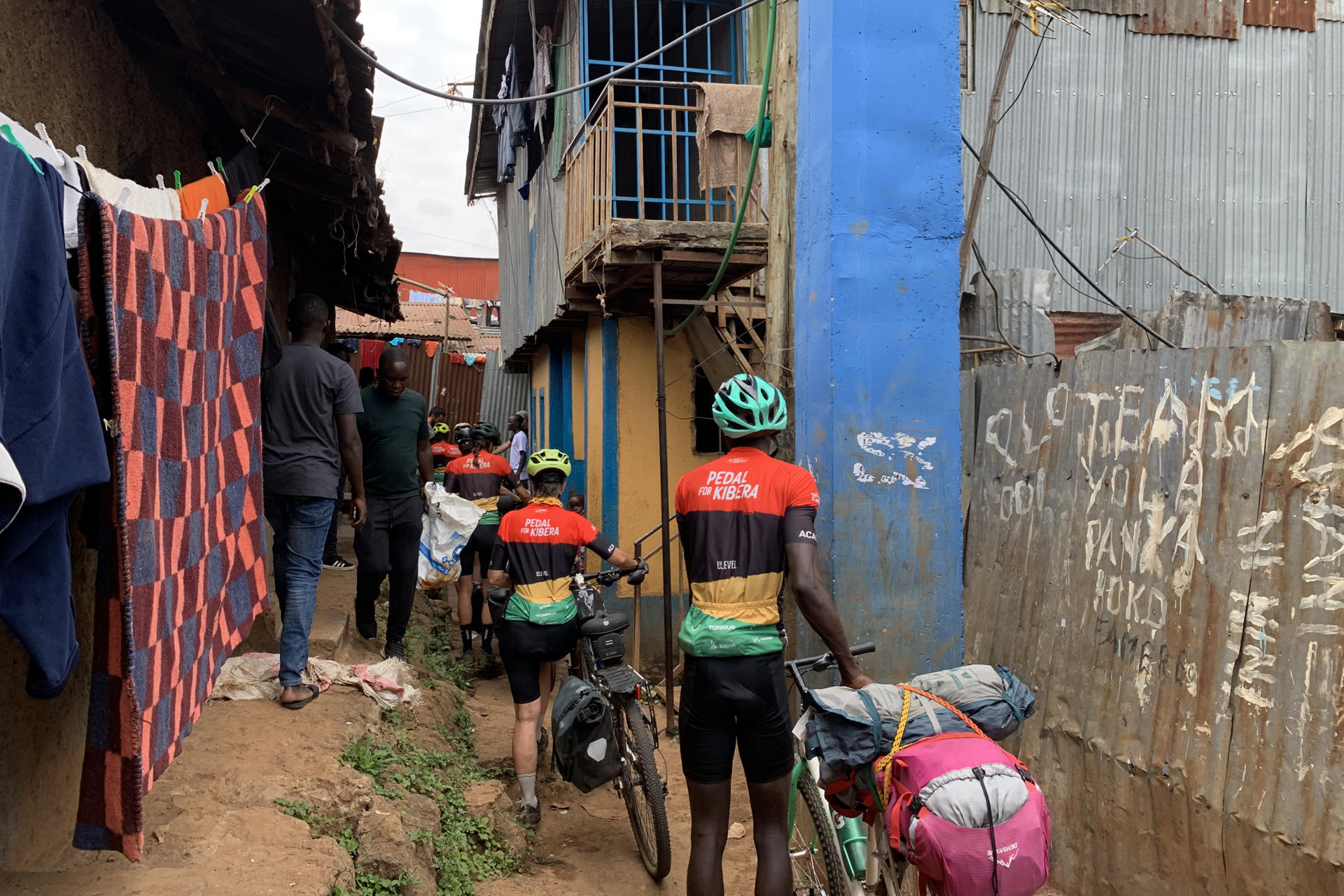 La aventura solidaria de recorrer en bicicleta 12 mil km entre Europa y África La aventura solidaria de recorrer en bicicleta 12 mil km entre Europa y África