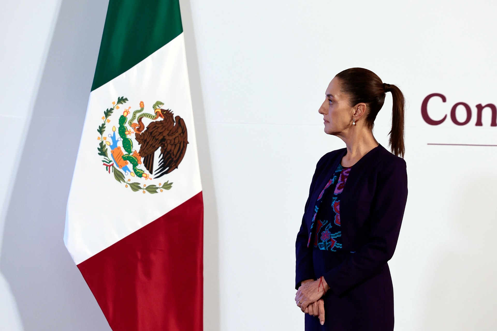 Lamenta Sheinbaum que aún no haya “respuesta formal” de España a la polémica sobre el rey